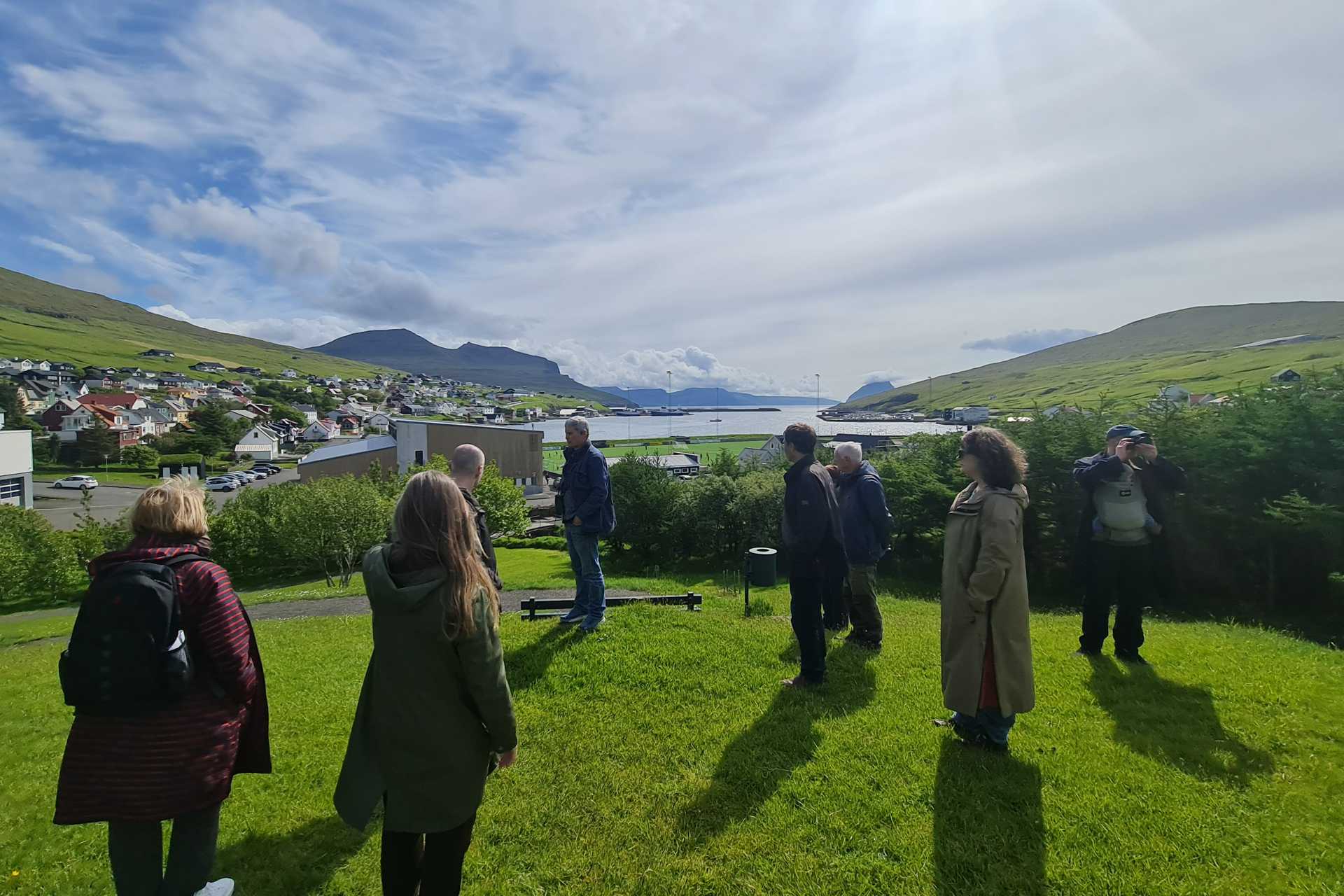 Á viðarlundaferð í Vágum og Vestmanna